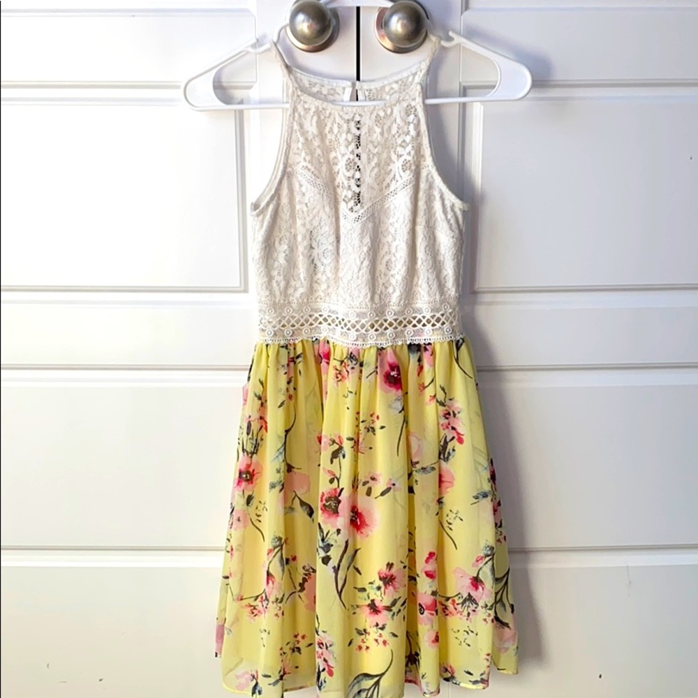 Girls lace and yellow dress